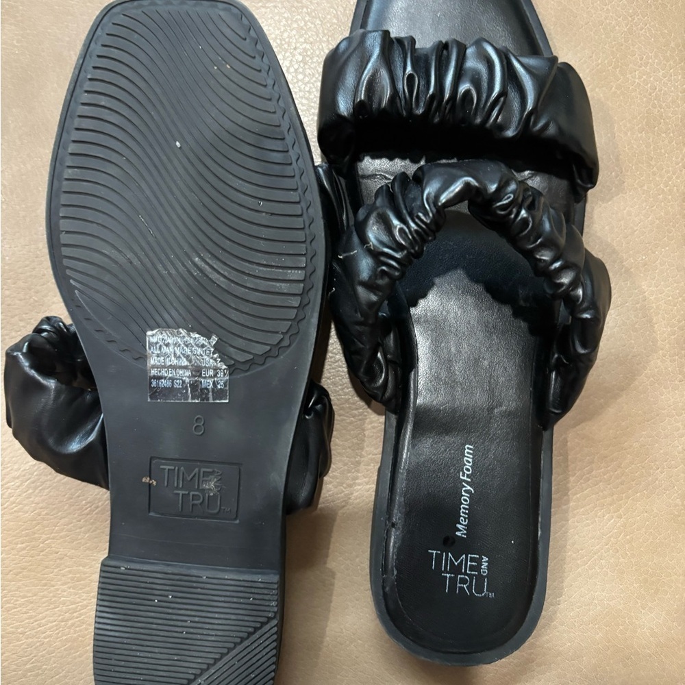 Time and Tru Black Ruched Sandals - Picture 2 of 2